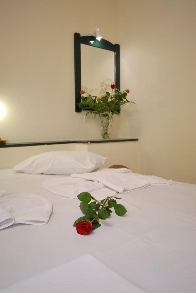 Jason Studios & Apartments Naxos City Экстерьер фото