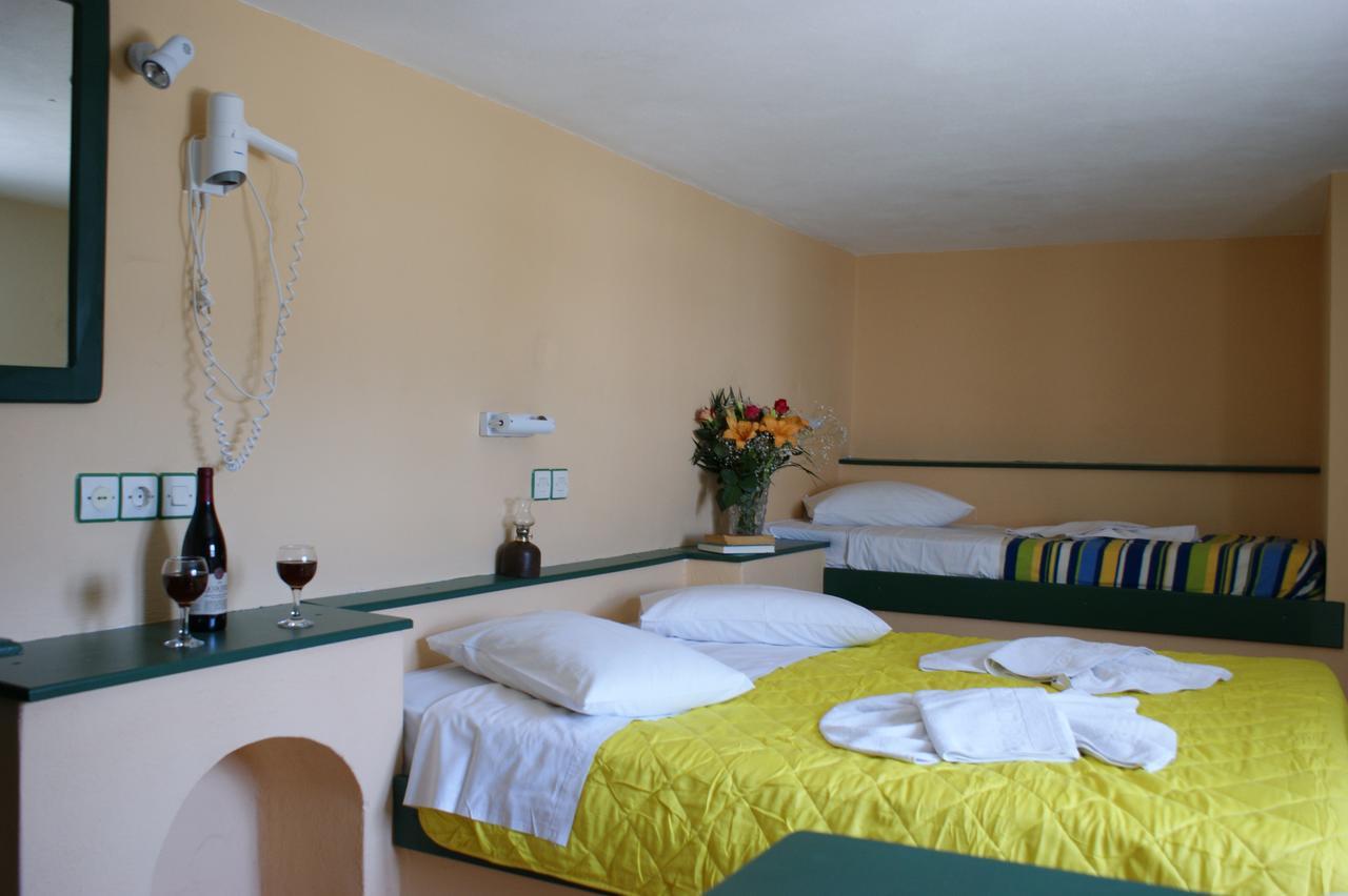 Jason Studios & Apartments Naxos City Номер фото